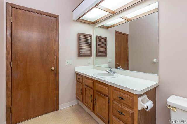 186 Breezewood Common, Amherst, NY 14051