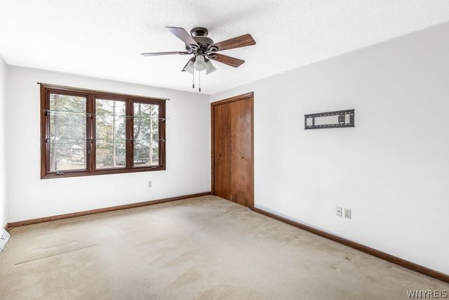 186 Breezewood Common, Amherst, NY 14051