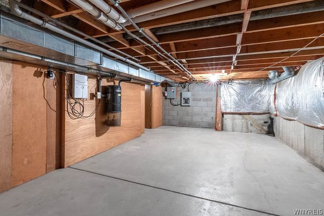 186 Breezewood Common, Amherst, NY 14051