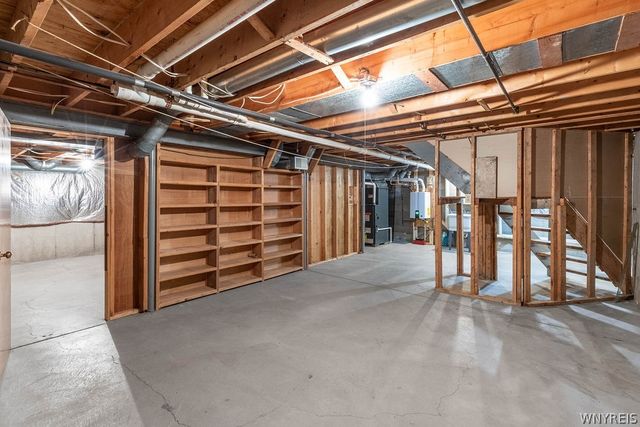 186 Breezewood Common, Amherst, NY 14051