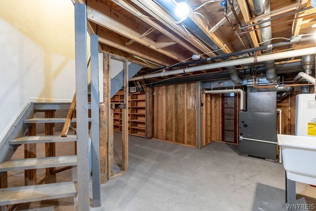 186 Breezewood Common, Amherst, NY 14051