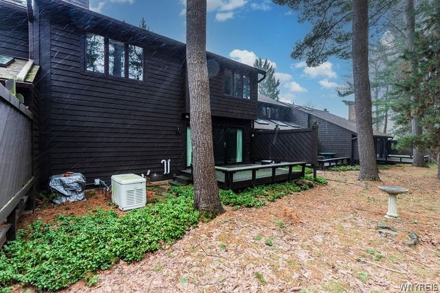 186 Breezewood Common, Amherst, NY 14051