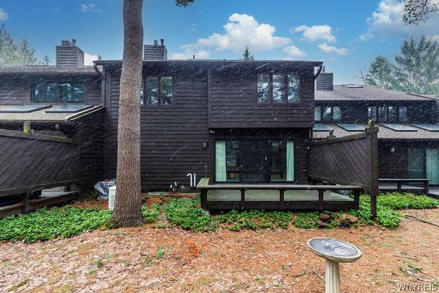 186 Breezewood Common, Amherst, NY 14051