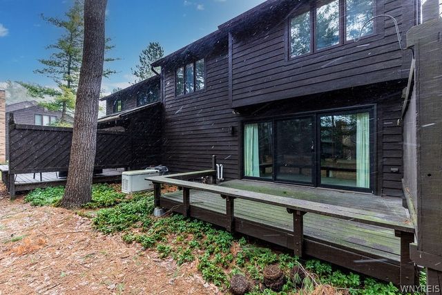 186 Breezewood Common, Amherst, NY 14051