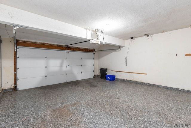 186 Breezewood Common, Amherst, NY 14051