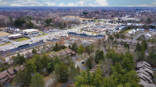 186 Breezewood Common, Amherst, NY 14051