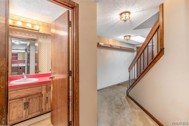 186 Breezewood Common, Amherst, NY 14051