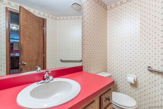 186 Breezewood Common, Amherst, NY 14051