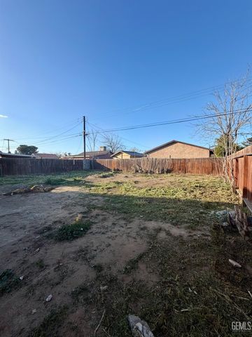 600 Lawson Road, Bakersfield, CA 93307