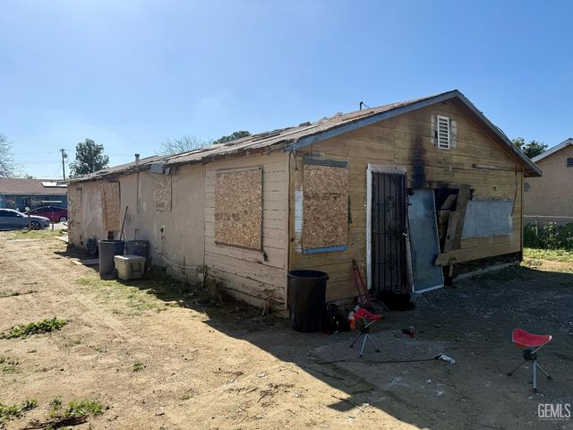 600 Lawson Road, Bakersfield, CA 93307