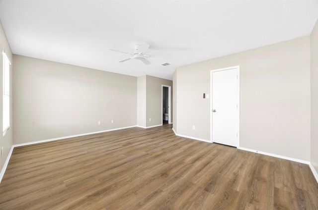 6023 Guilia Drive, Grand Prairie, TX 75052