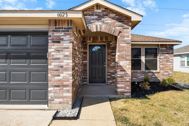 6023 Guilia Drive, Grand Prairie, TX 75052