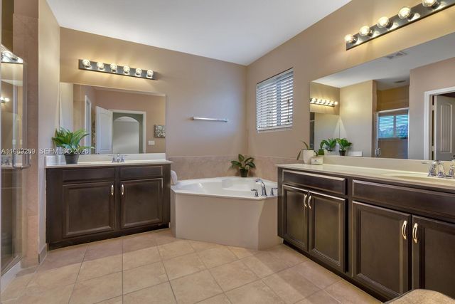 2152 NW 16th Ter, Homestead, FL 33030