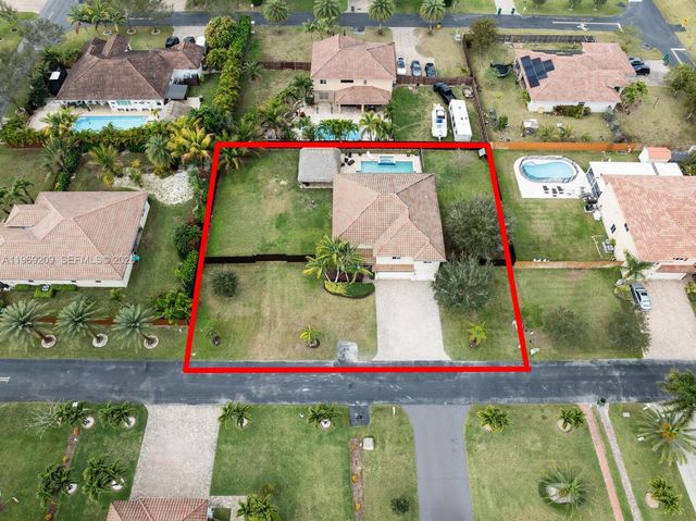 2152 NW 16th Ter, Homestead, FL 33030