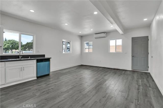 2550 W Rowland Avenue, Anaheim, CA 92804