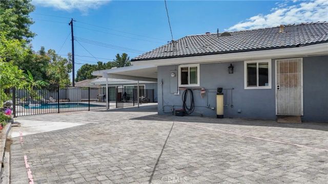 2550 W Rowland Avenue, Anaheim, CA 92804