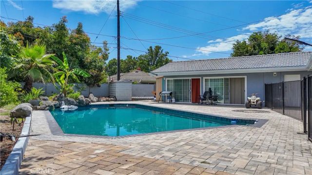 2550 W Rowland Avenue, Anaheim, CA 92804