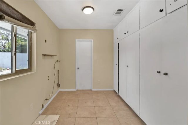 2550 W Rowland Avenue, Anaheim, CA 92804