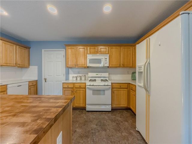 2374 Laurelfield Drive, Grayson, GA 30017