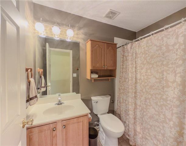 2374 Laurelfield Drive, Grayson, GA 30017