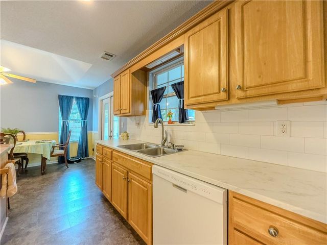 2374 Laurelfield Drive, Grayson, GA 30017