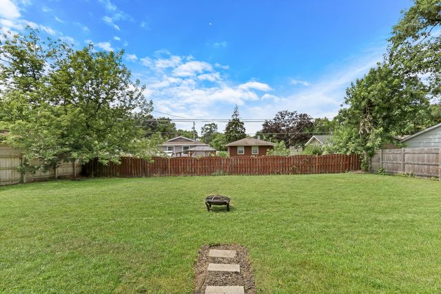 1316 N Park Drive, Round Lake Beach, IL 60073