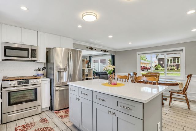 1316 N Park Drive, Round Lake Beach, IL 60073