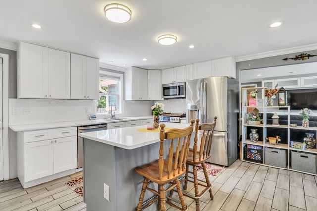 1316 N Park Drive, Round Lake Beach, IL 60073