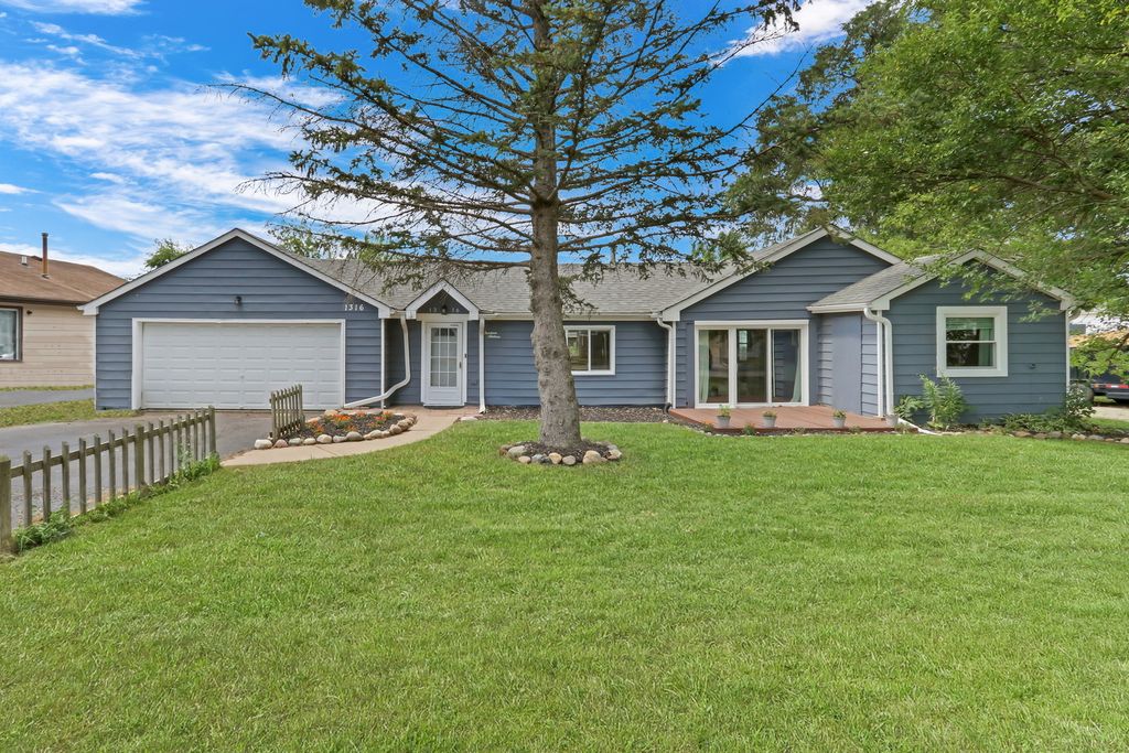 1316 N Park Drive, Round Lake Beach, IL 60073