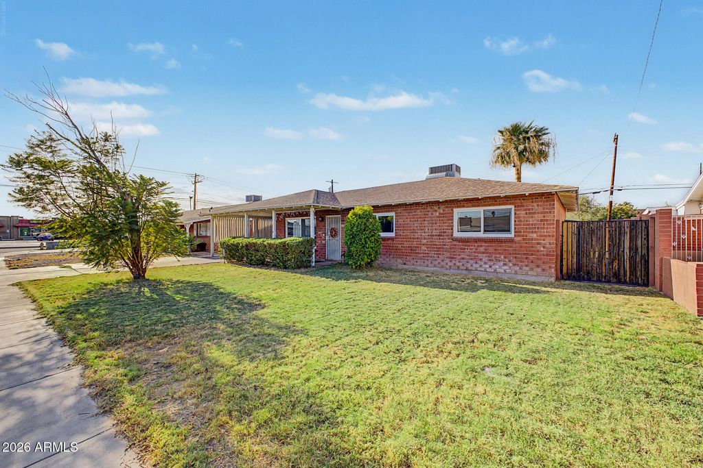 4250 W KEIM Drive, Phoenix, AZ 85019 — photo 5