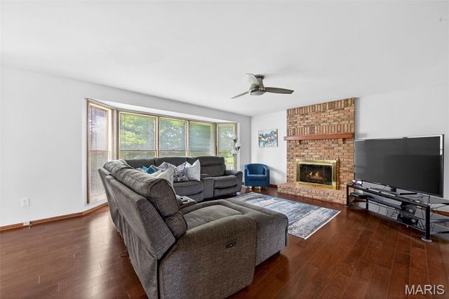 4025 Barington Court, Florissant, MO 63034