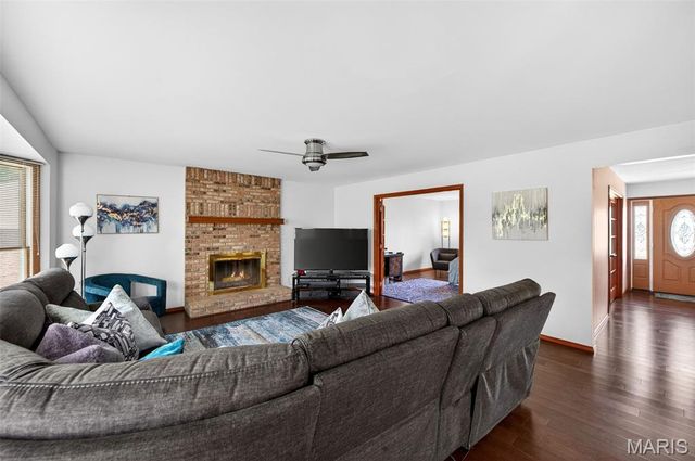 4025 Barington Court, Florissant, MO 63034