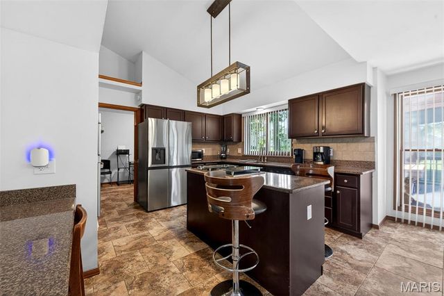4025 Barington Court, Florissant, MO 63034