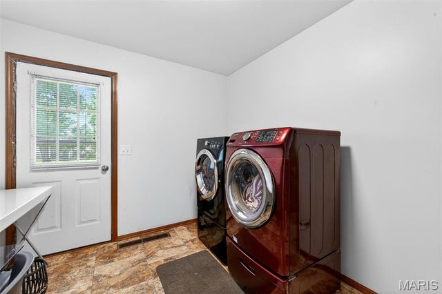4025 Barington Court, Florissant, MO 63034