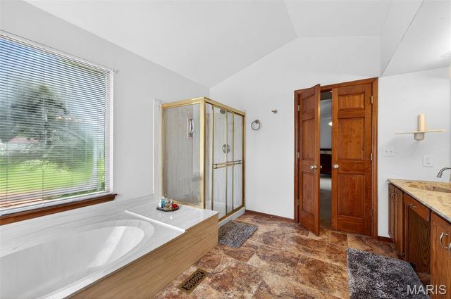 4025 Barington Court, Florissant, MO 63034