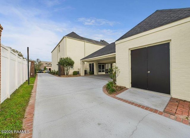 103 Riviera Court, Broussard, LA 70518