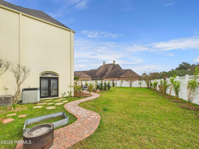 103 Riviera Court, Broussard, LA 70518