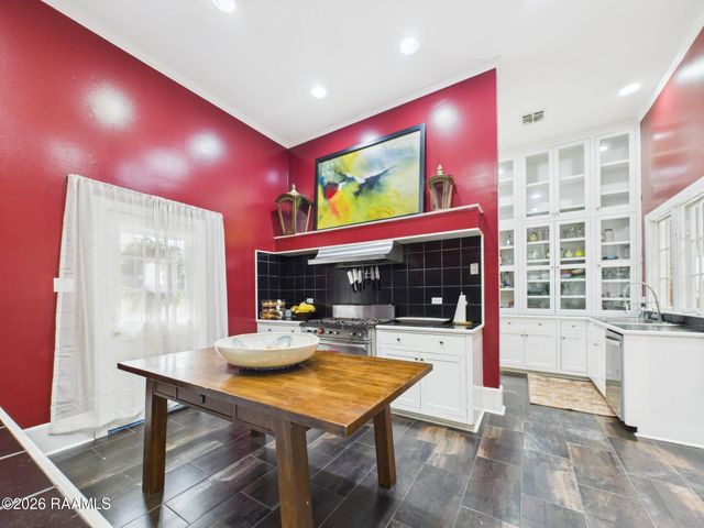 103 Riviera Court, Broussard, LA 70518