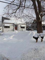 3093 Lyth Rd, Hamburg, NY 14218