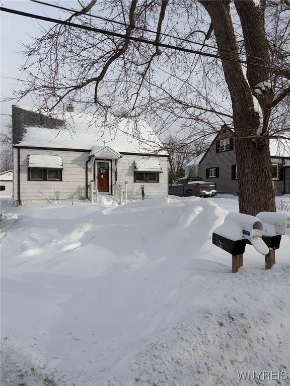 3093 Lyth Rd, Hamburg, NY 14218