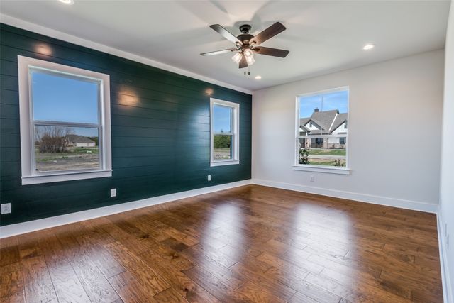 820 Evergreen Way, Nevada, TX 75173