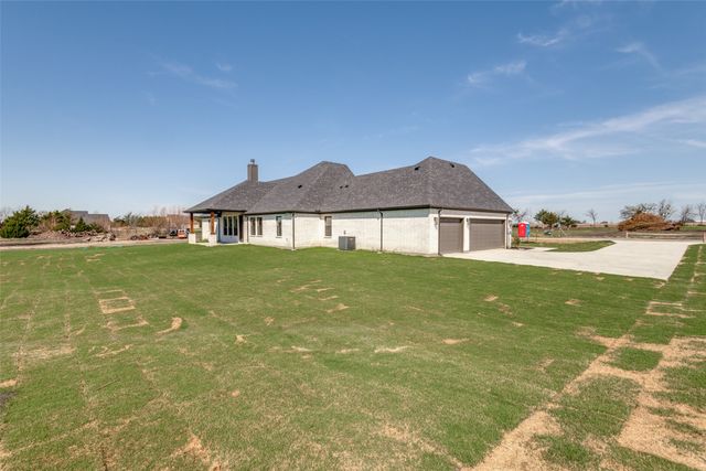 820 Evergreen Way, Nevada, TX 75173