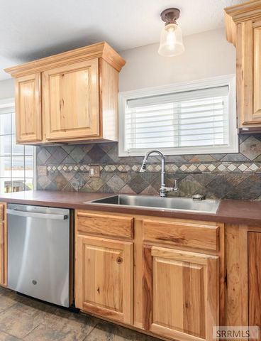 1222 W 90 S, Blackfoot, ID 83221