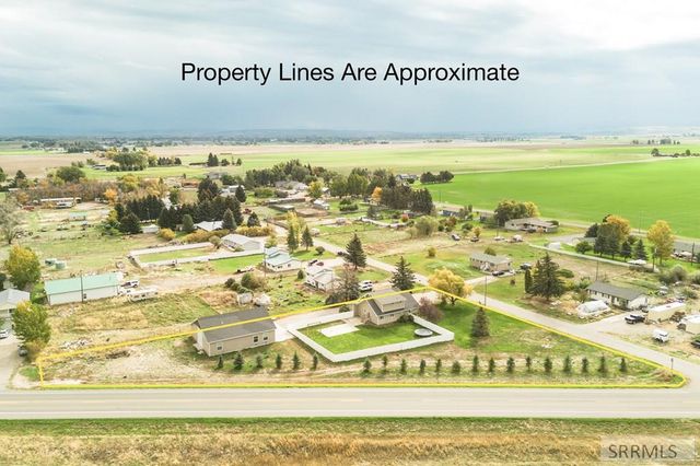 1222 W 90 S, Blackfoot, ID 83221