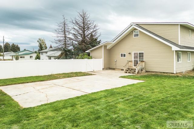 1222 W 90 S, Blackfoot, ID 83221