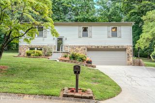 5005 Laurel Woods Drive, Knoxville, TN 37921