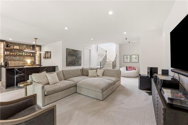 7300 NW Pampas Lane, Parkville, MO 64152