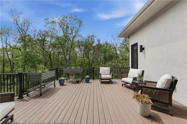 7300 NW Pampas Lane, Parkville, MO 64152