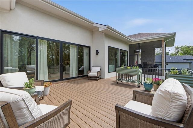 7300 NW Pampas Lane, Parkville, MO 64152