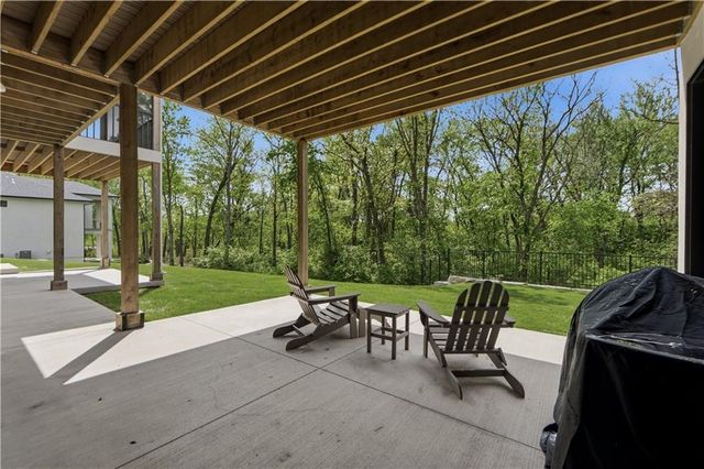 7300 NW Pampas Lane, Parkville, MO 64152